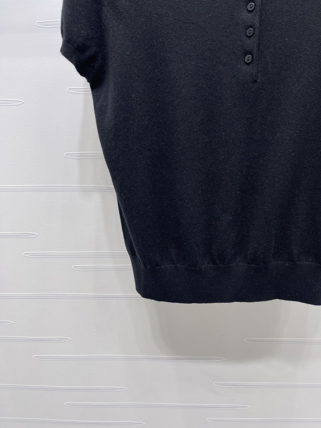 Women's short sleeves